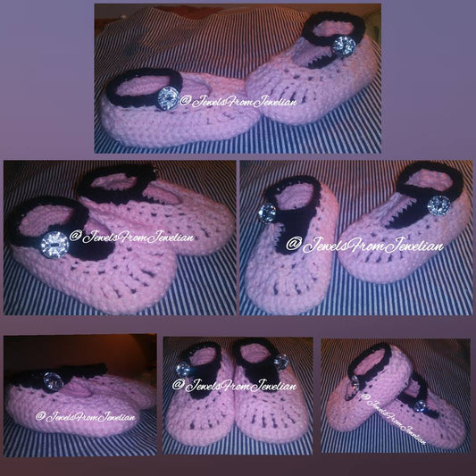 Pretty in pink baby booties!
